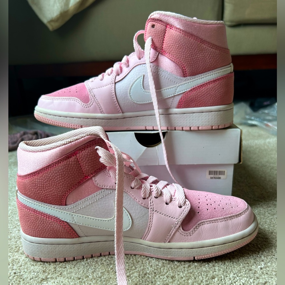 Women’s Air Jordan 1 mid digital pink